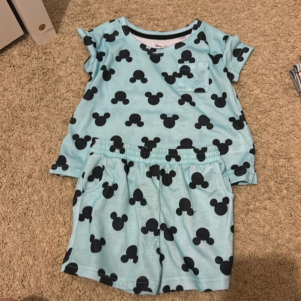 NWOT Disney pajama set 3T